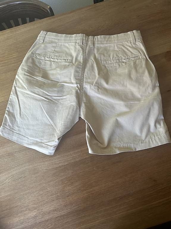 Zara Pantaloni: Herren Shorts Gr. M – Usato da Zürich venduto da elg_rqw7 1