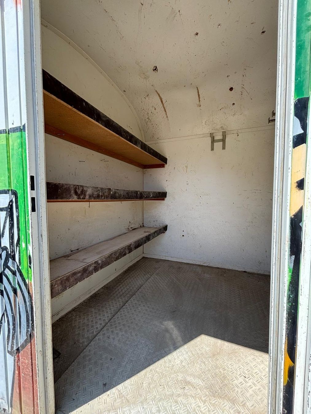 Rubag Rimorchi: Baustellenwagen Rubag mit Graffiti bemalt – Usato da Bottmingen venduto da yve_m5kt 5