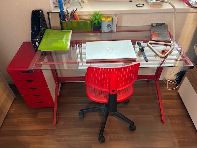 Scrivanie: Bureau Ikea + chaise – Usato da Moutier venduto da Poupy04