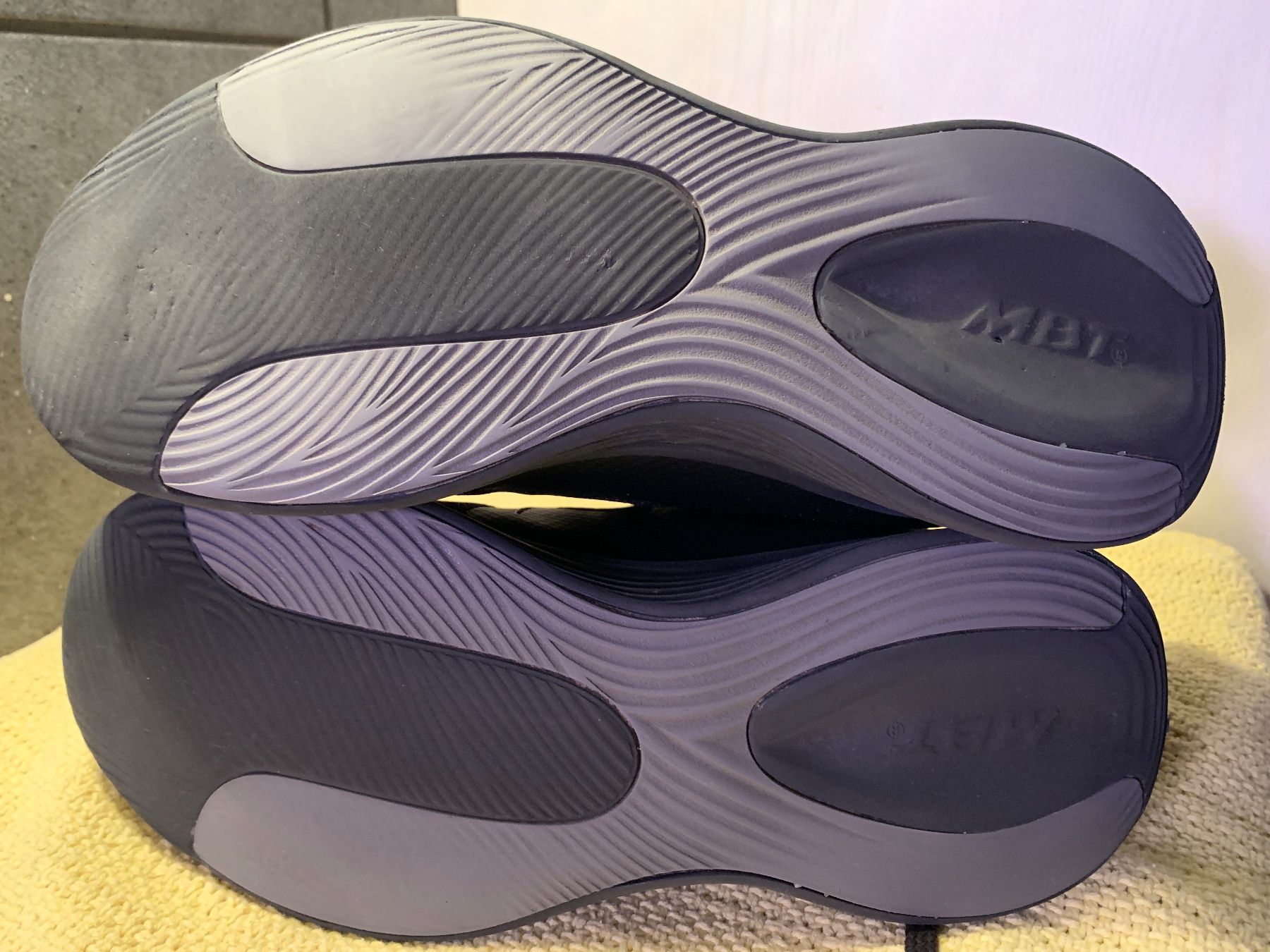 MBT Scarpe da uomo: MBT Soft Schuhe Gr. 40 – Usato da Steinebrunn venduto da Littlebird1 4