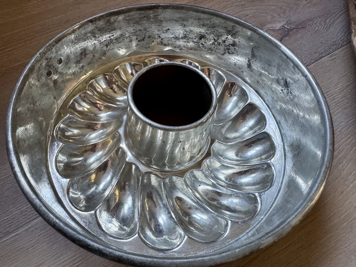 Moules à gâteaux: Alte Backform aus Kupfer Ringform Kranzform 23 cm – D'occasion à Rothrist par Luckywinner 4