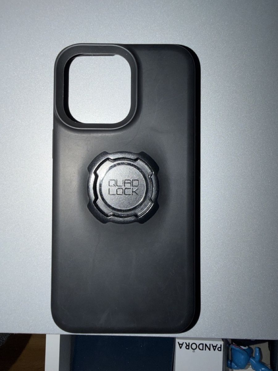 Quad Lock Coques & Protection écran: Quad Lock - IPhone 14 Promax – D'occasion à Taverne par Alexbernasconi14