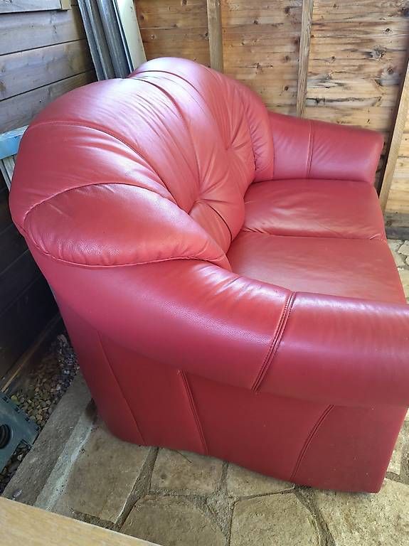 Divani: Roter Ledersofa – Usato da Bern venduto da Mirkardo 1