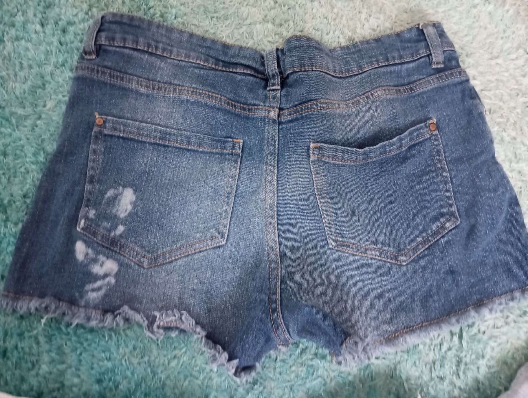 Jeans: Kurze Jeans/ Shorts – Usato da Amriswil venduto da cbe_cr6q 2