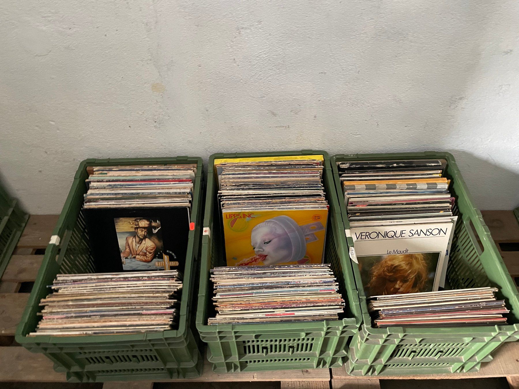 Vinyles: 3 caisses de disques vinyle 33 tours – D'occasion à La Croix (Lutry) par netrajet 6