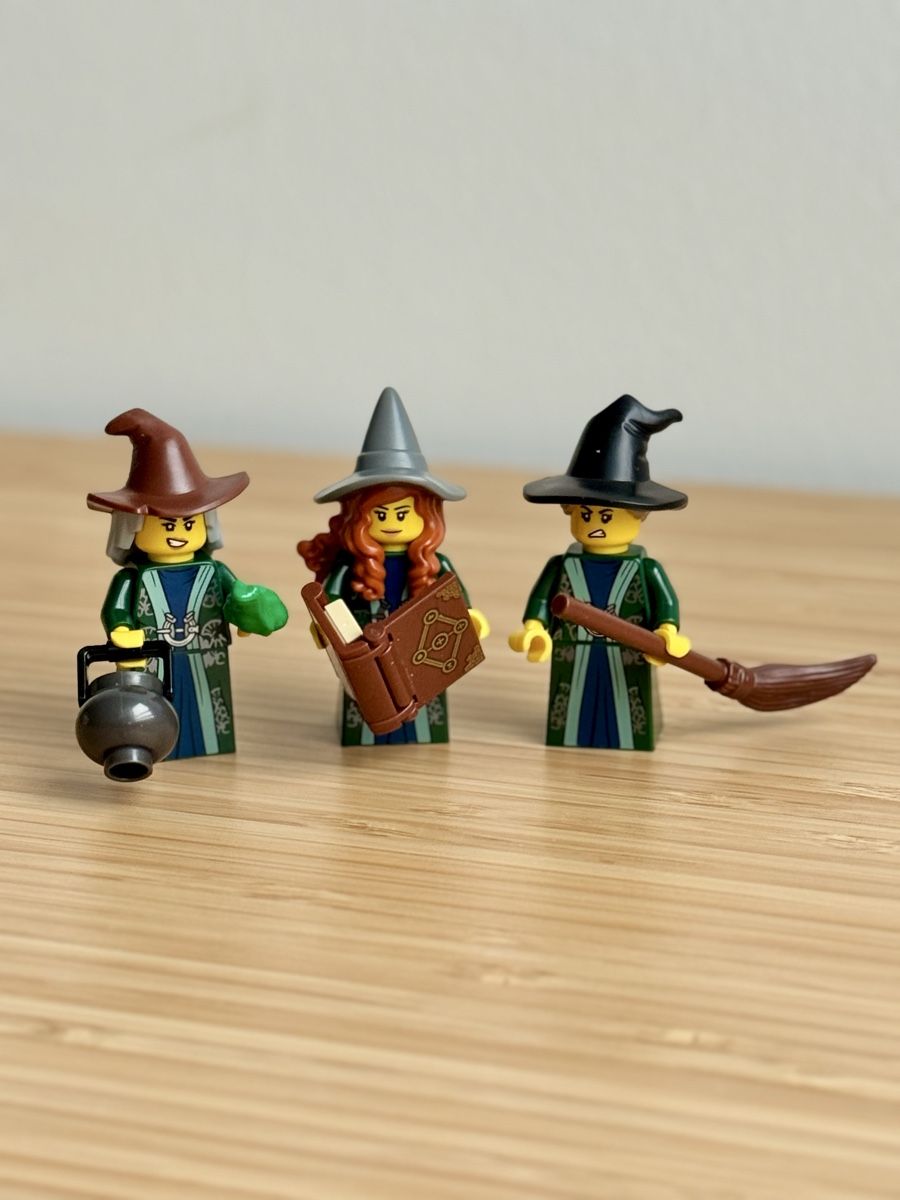 Lego Statuette: Lego Minifiguren Drei Hexen – Nuovo (secondo la descrizione) da Neuhausen am Rheinfall venduto da Laghi 1