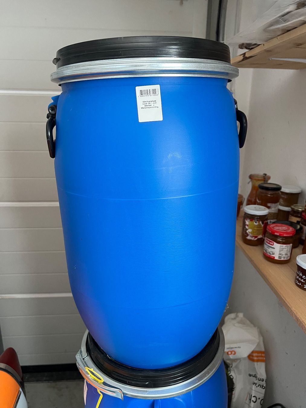 Zubehör: Weithalsfass blau, 30 Liter, Deckel mit Spannring, Top! – Gebraucht aus Niederweningen von ann_f6b2