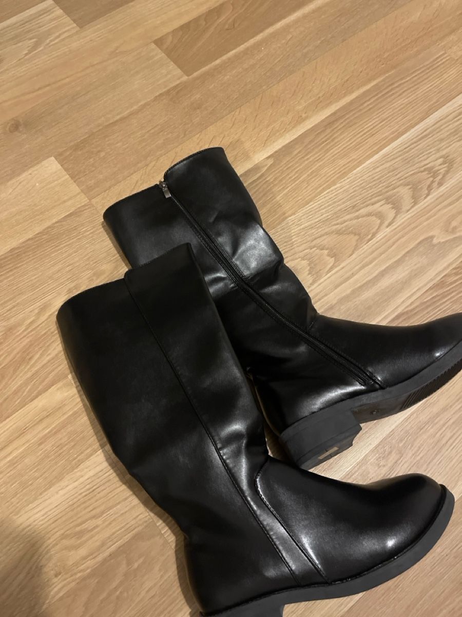 Scarpe da donna: Schwarze Winterstiefel, Grösse 41 – Nuovo (secondo la descrizione) da Düdingen venduto da sahli89 1