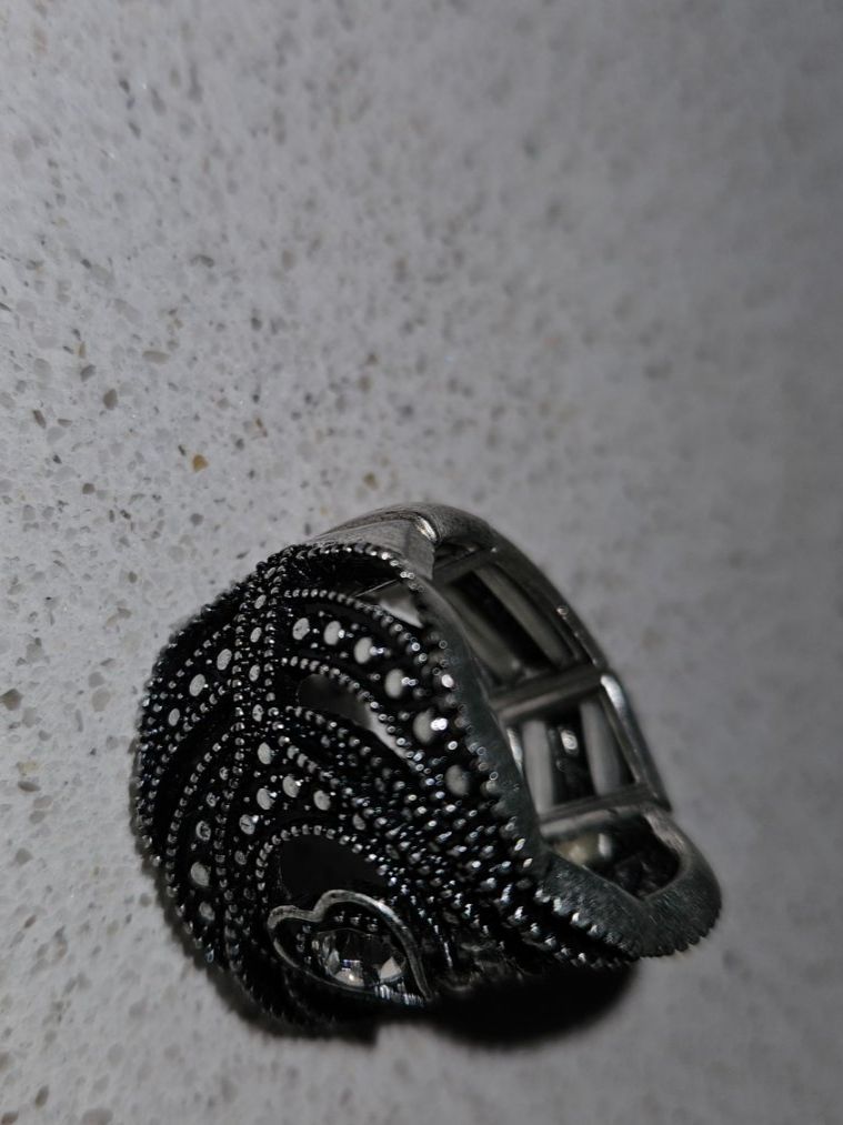 Anelli: Modischer Ring mit Herz Design, Silber Optik, Top! – Usato da Sennhof (Winterthur) venduto da HG2019 2