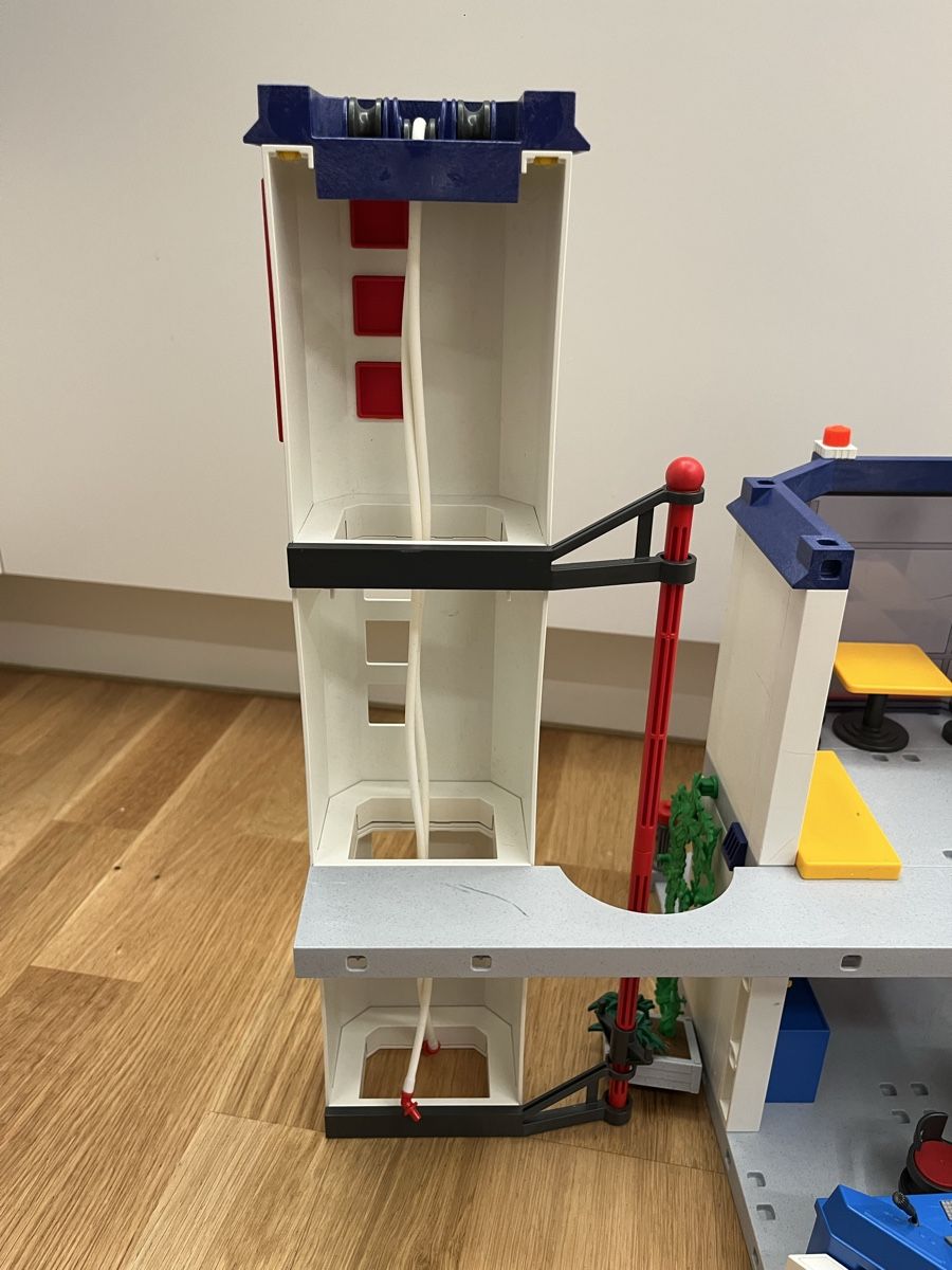Playmobil Giocattoli: Playmobil Feuerwache 4819 – Usato da Bottighofen venduto da Billabongschweiz81 3
