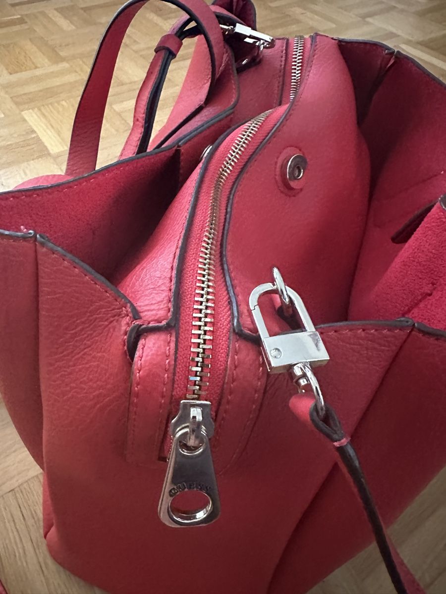 Guess Borse da donna: GUESS 1981, Damentasche,rot – Nuovo e nell'imballaggio originale da Neuchatel venduto da feta_ze 3