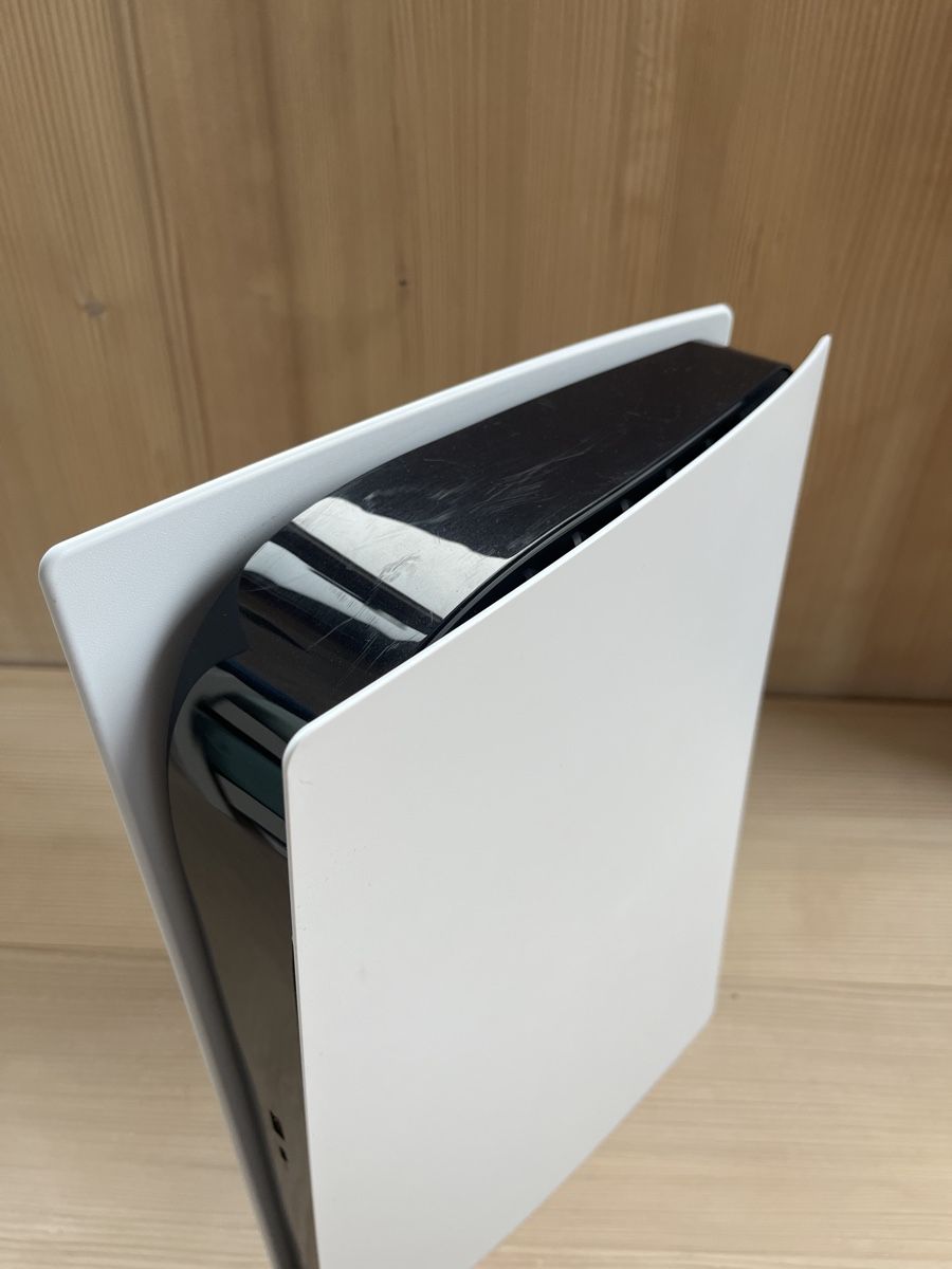Sony Konsolen: Playstation 5 PS5 Digital Edition – Defekt aus Zuchwil von Mika_R. 1