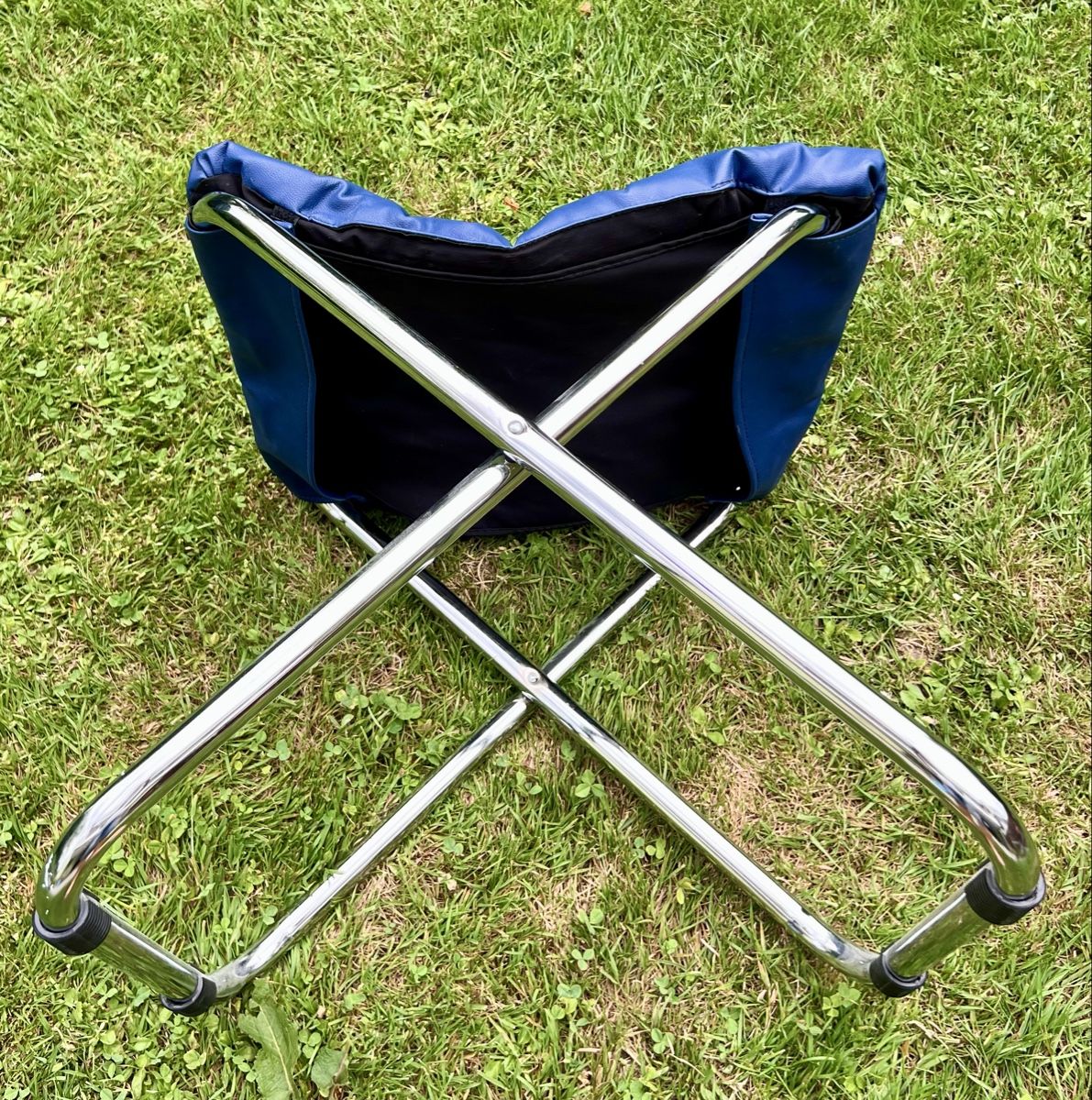 Fiam Sgabelli: Chico Outdoor-Hocker, Chrom - Schwarz - Blau – Usato da Hunzenschwil venduto da Madachica 1