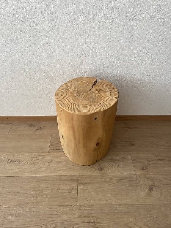 Tutte le decorazioni: Rondin de bois massif | tabouret ou table d?appoint – Usato da Lausanne venduto da Ariel_Zimann 1