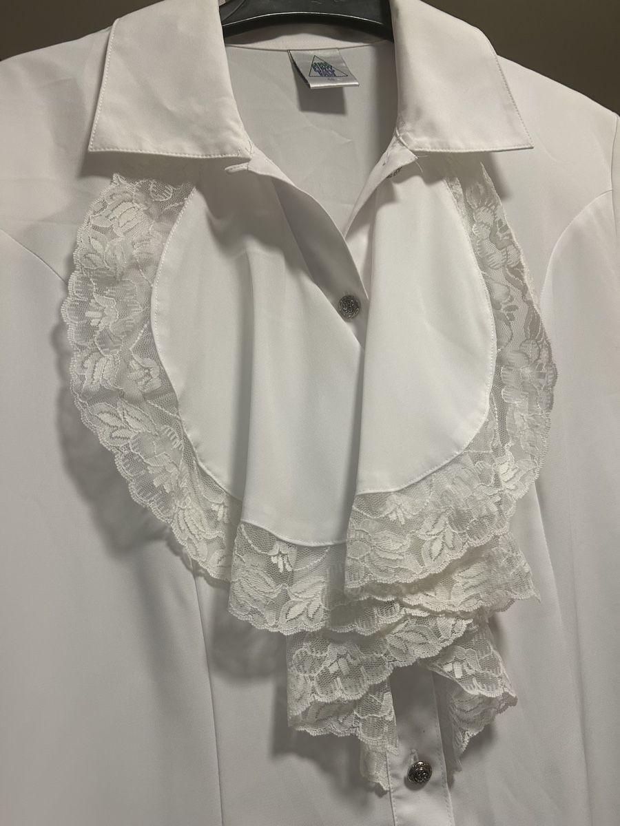 Blusen: Damenbluse 3x – Neu (gemäss Beschreibung) aus Wynau von eclub 1