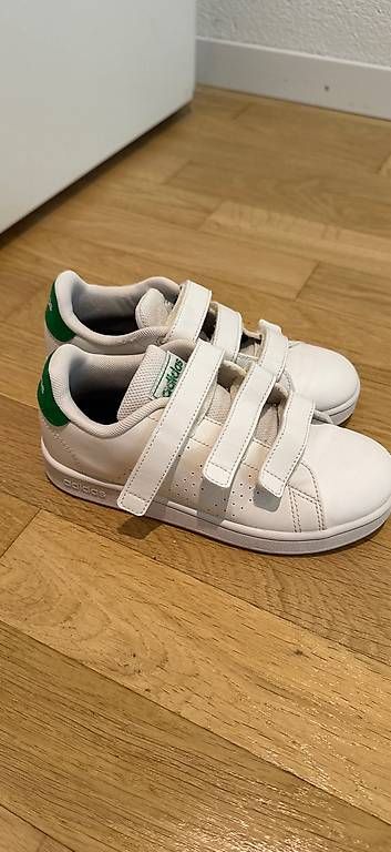 Scarpe per ragazzi: Adidas Sneaker Gr. 32 – Usato da Strengelbach venduto da lul_tfr6 2