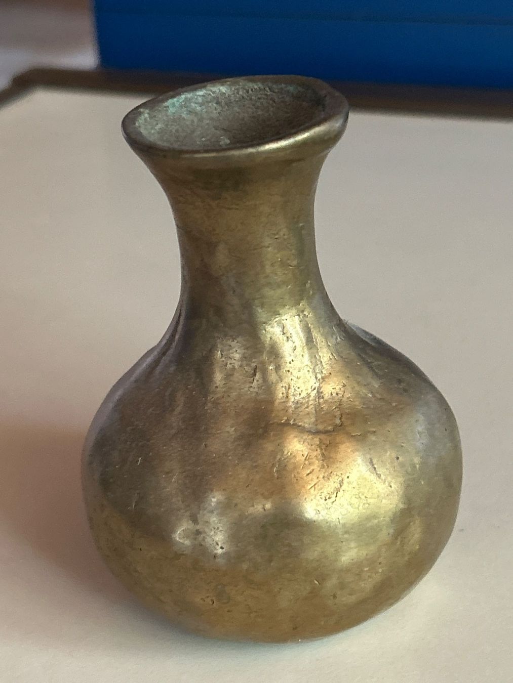 Vasen & Gefässe: Kleine Messingvase alt antik decorative Vase mit Griff – Gebraucht aus Villnachern von RicardoMary 1
