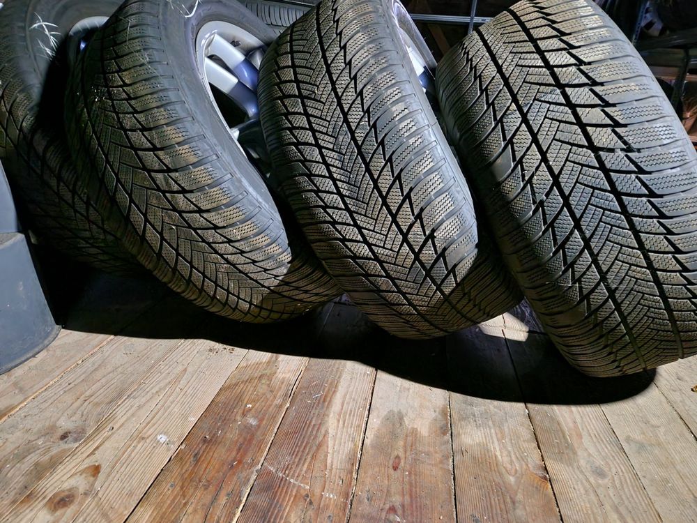 Porsche Felgen + Winterpneu Bridgestone 265/50 R19 | Kaufen auf Ricardo