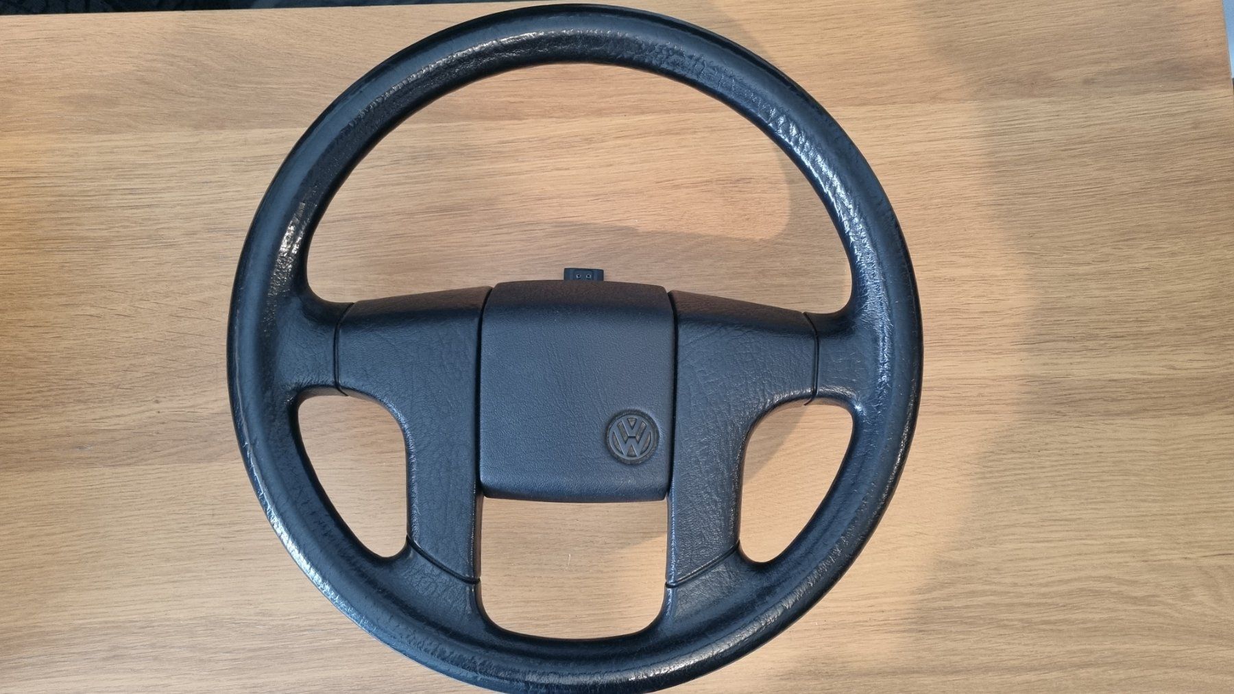 Volkswagen Tutti pezzi di ricambio auto: Volant VW Golf GTi /G60 / 16V / VR6 – Usato da Couvet venduto da Mima0077