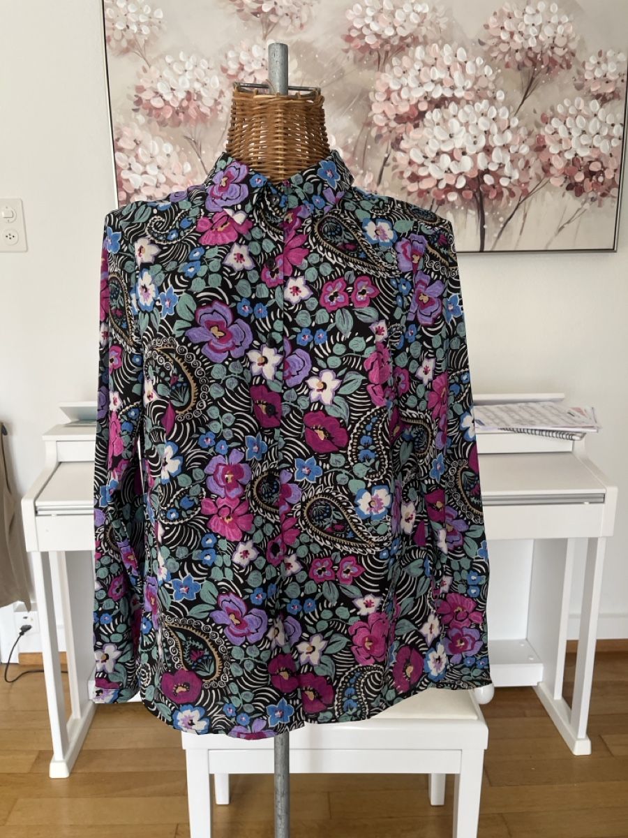 Camicette: Bluse mit Blumenmuster, Cerise Blue, M – Usato da Solothurn venduto da Bobesch08