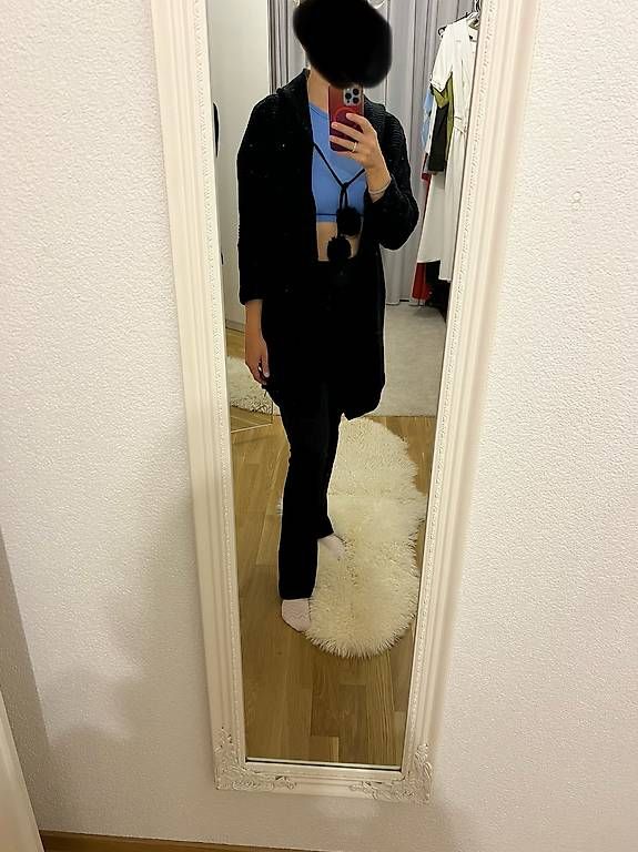 Pullover & Sweatshirts: PULLOVER MIT POM POMS SCHWARZ LANG – Gebraucht aus Liebefeld von suc_5r8g 1