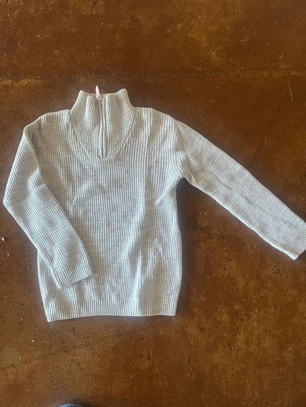 H&M Maglioni & Felpe: H&M Pulli mit Reissverschluss Gr.134/140 – Usato da Aathal-Seegräben venduto da Kati_Mey
