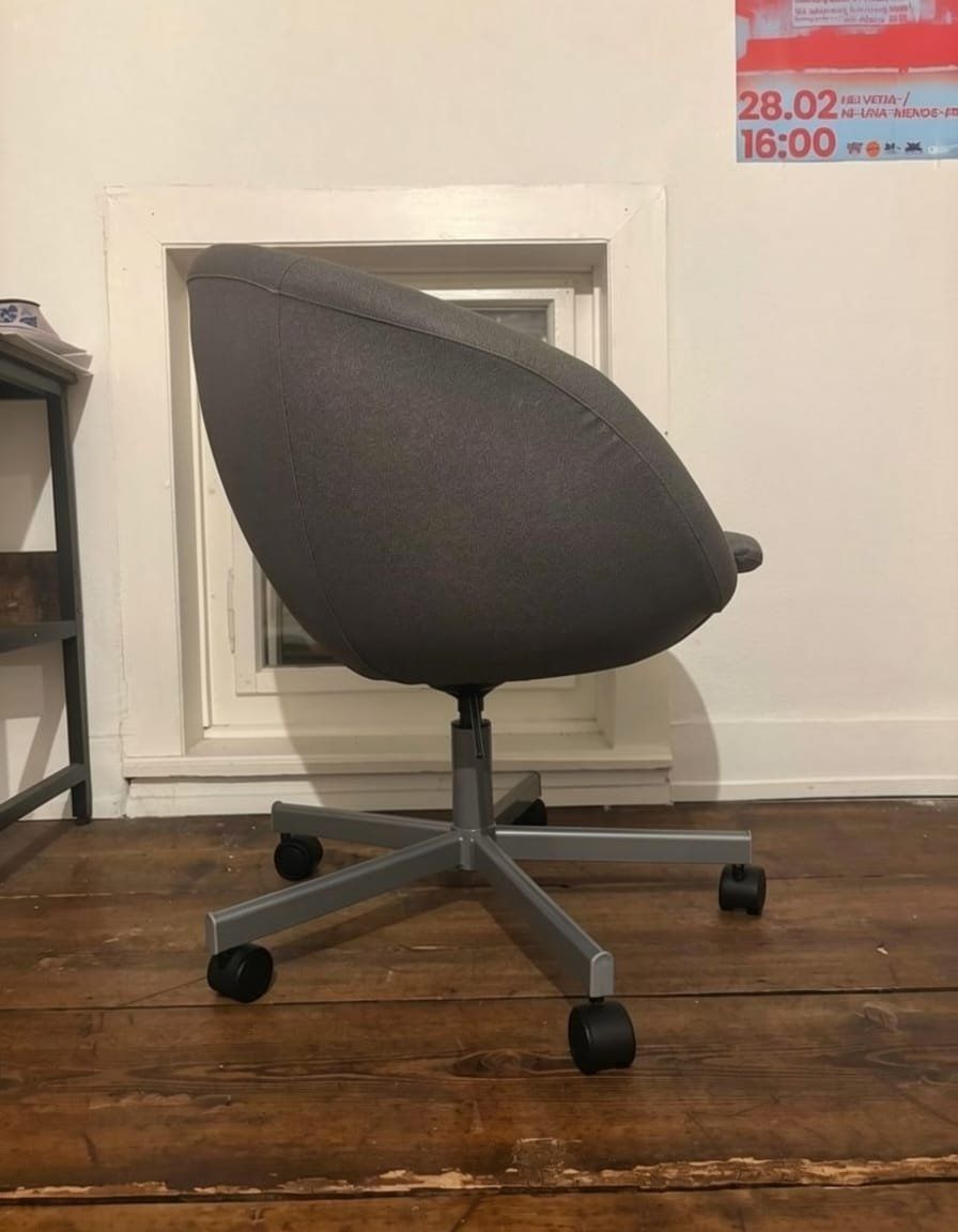 Rollstühle: Bürostuhl mit Rollen IKEA Skruvsta – Gebraucht aus Zürich von dojoal64 1