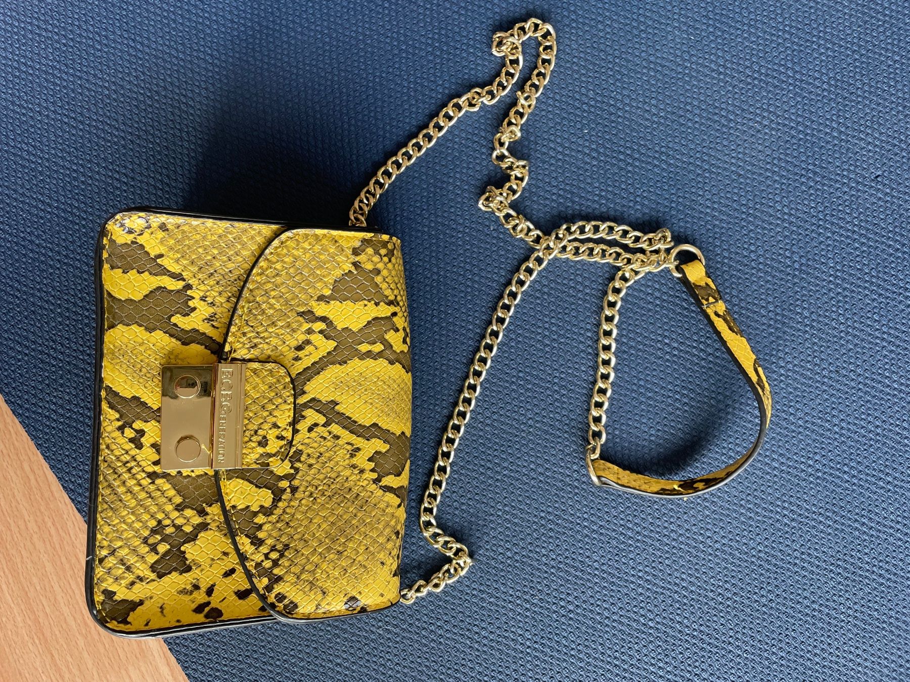 Sacs femmes: Python Tasche Clutch – Neuf (Voir description) à Zollikon par mgo_95l7