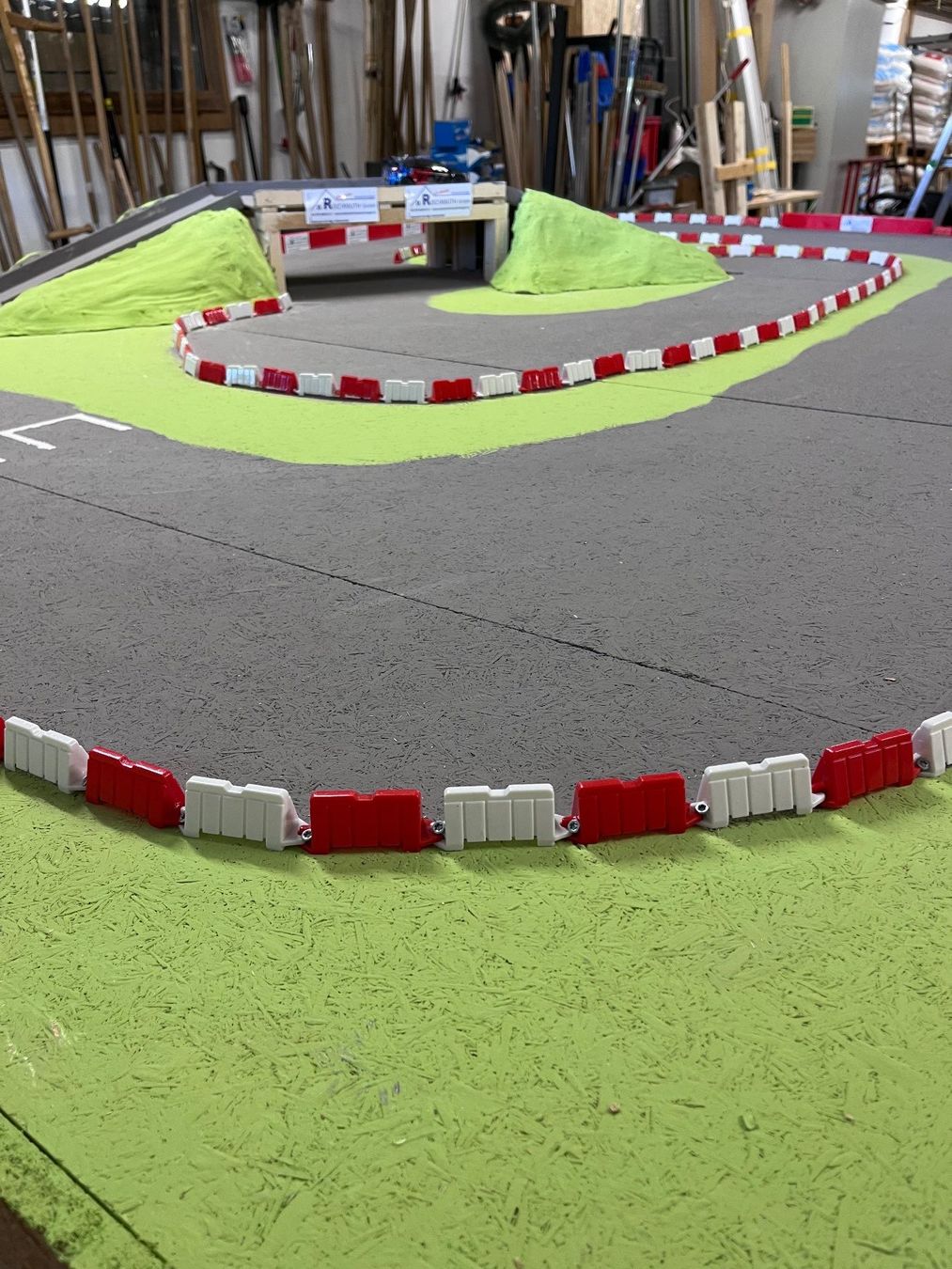 Piste: Projektarbeit Rennbahn für Auto – Usato da Russikon venduto da sparklingvision 5