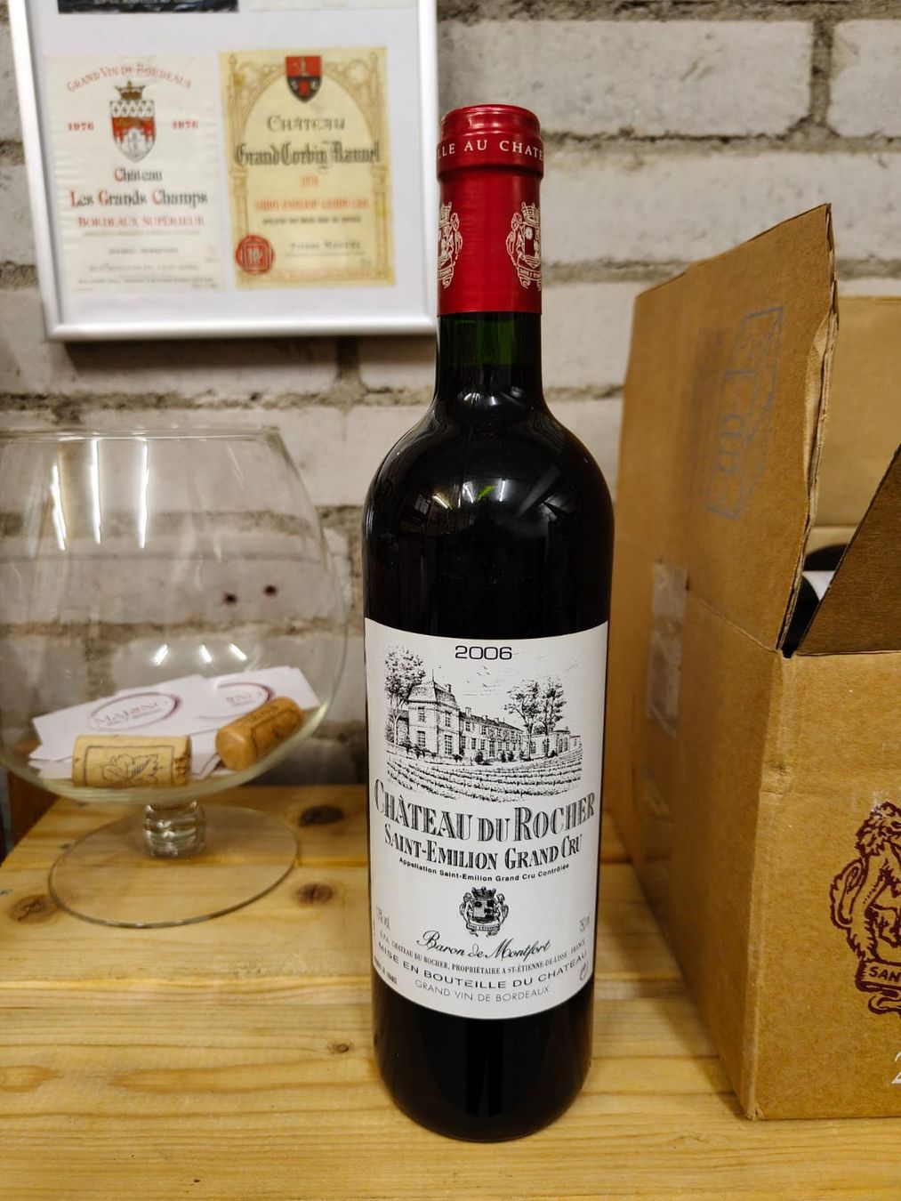 Vino: 2006 Château du Rocher – Nuovo (secondo la descrizione) da Münchenstein venduto da wusmarino 2