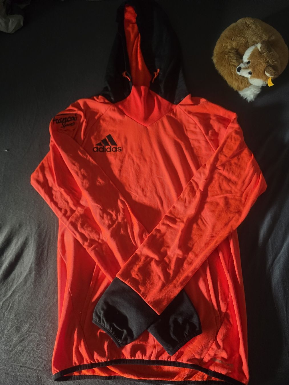 Adidas Maglioni & Felpe: Sweat à capuche Adidas Climalite orange fluo, taille S – Usato da Mont-sur-Lausanne venduto da Didinho