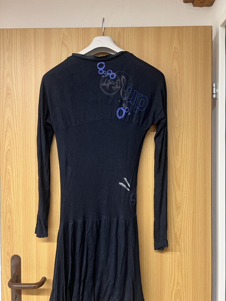 Desigual Lotti di vestiti: Damen Klamotten – Usato da Sils/Segl Maria venduto da Sevenik 3