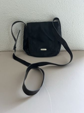 Esprit Umhängetasche schwarz – kleine Crossbody Tasche