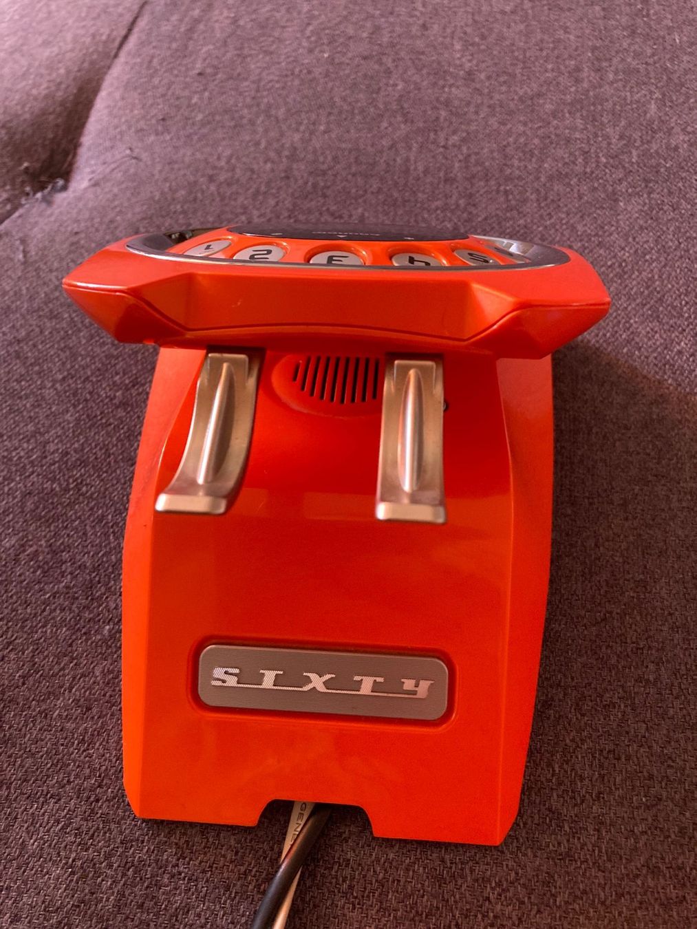 Grundig Telefoni: Grundig Sixty Everywhere, Orange – Usato da Zürich venduto da onuba 3