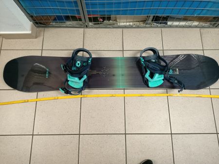 Snowboard, et fixations à changer.