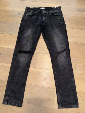 Schwarze Jeans Gr. 31/34 neu