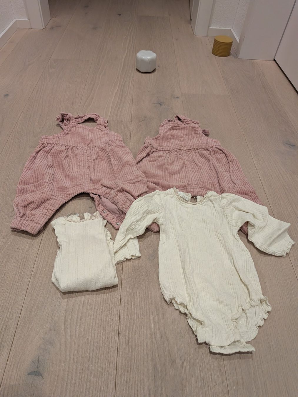 Zara Lotti & Set di vestiti: grosses Zwillingskleider-Set Gr. 68 – Usato da Appenzell-Steinegg venduto da AppenzellerIn 6