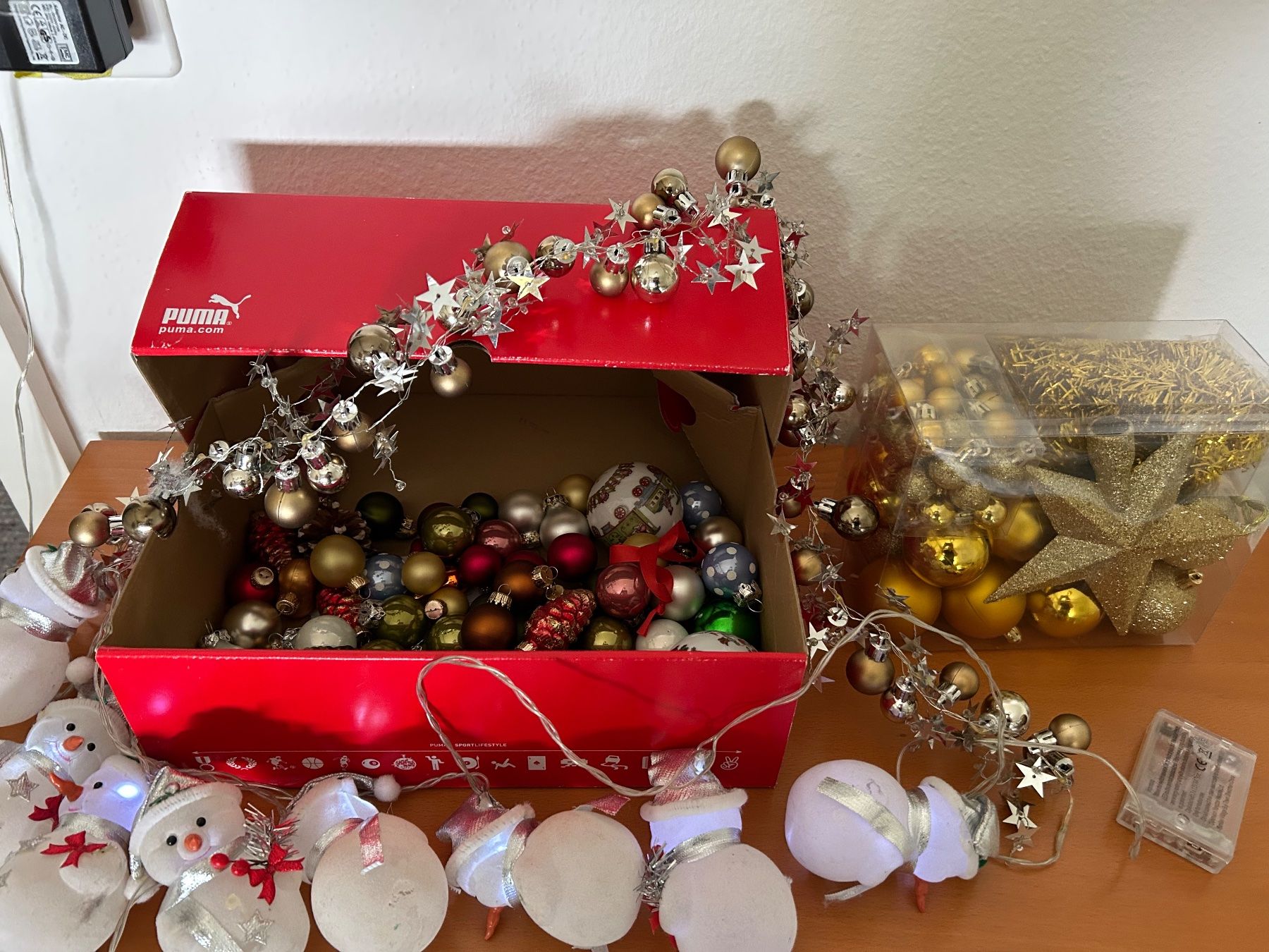 Toutes les décorations: Weihnachtskugeln und Lichterketten – D'occasion à Olten par Pablo7 7