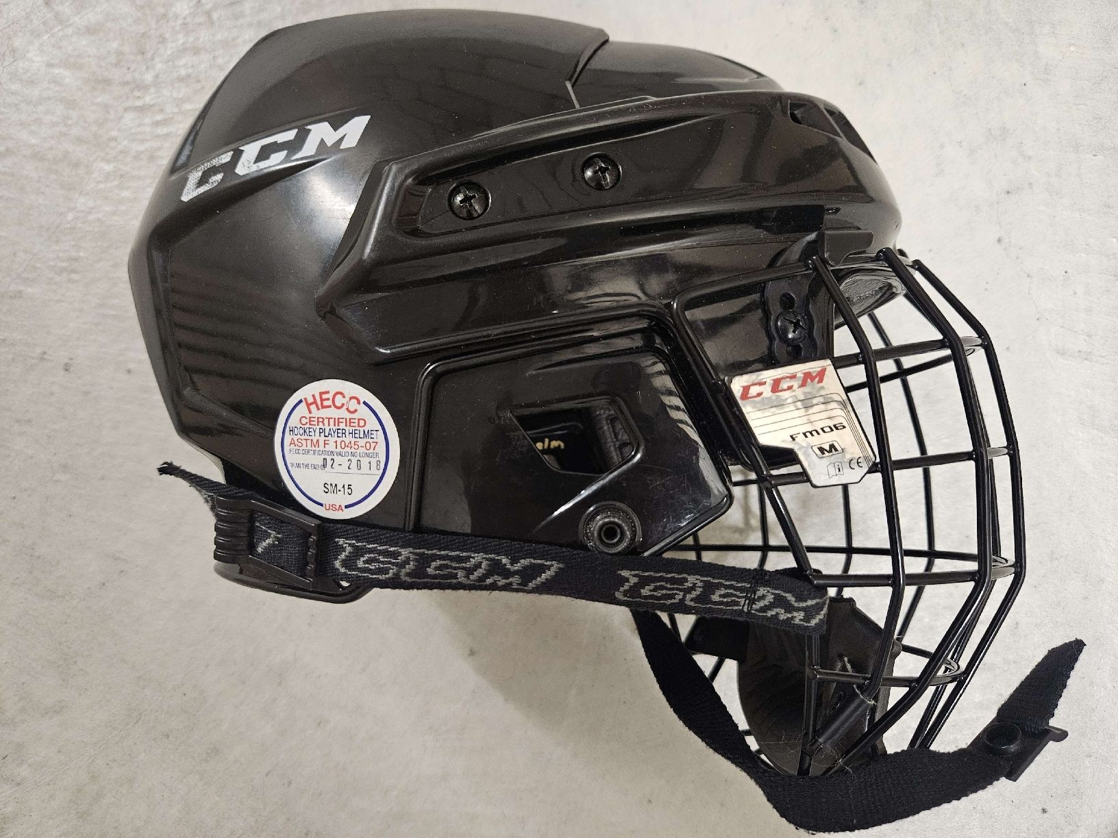 Ccm Caschi: Eishockeyhelm CCM 04M Gr. M – Usato da Birmensdorf ZH venduto da CaliforniaB 1