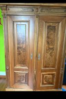 Prachtvoller antiker Gründerzeit-Schrank / Nussbaum & Wurzel