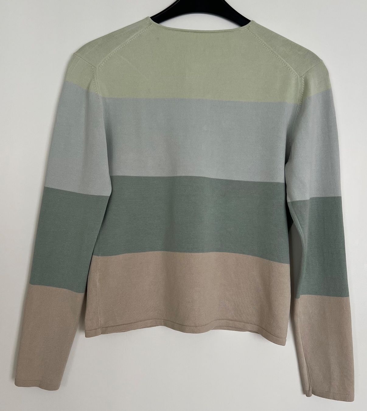Maglioni & Felpe: Schöne Seiden Strickjacke mit Farbblockmuster, Grösse S – Usato da Uster venduto da Family_Boutique 1