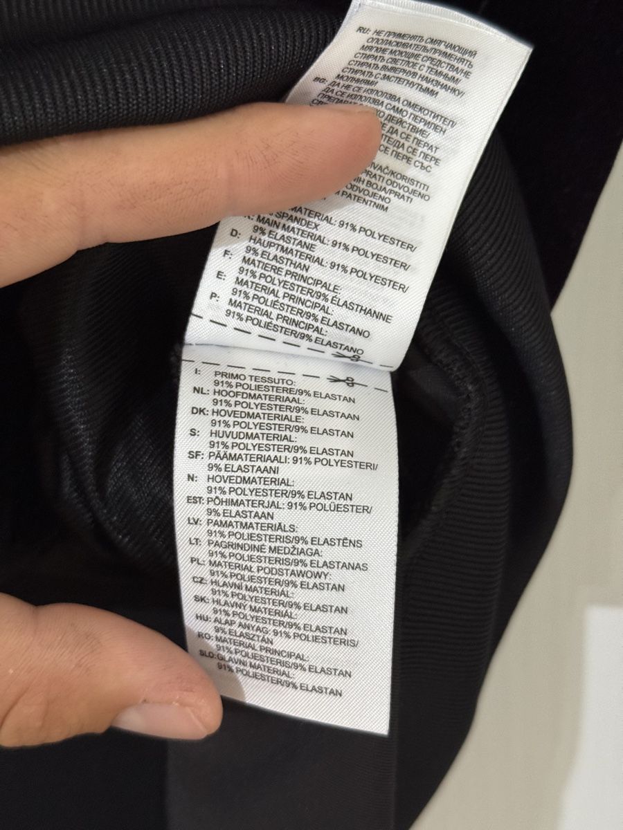 Adidas Maglioni & Felpe: Adidas Oryginals Damen Samt Zip Pullover Schwarz Grösse 38 – Nuovo (secondo la descrizione) da Wetzikon ZH venduto da Jan_wojt 4