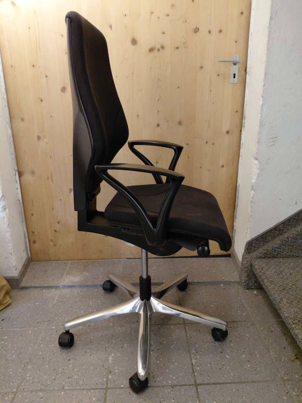 Stühle: Bürostuhl – Gebraucht aus Gossau SG von Zelte 2