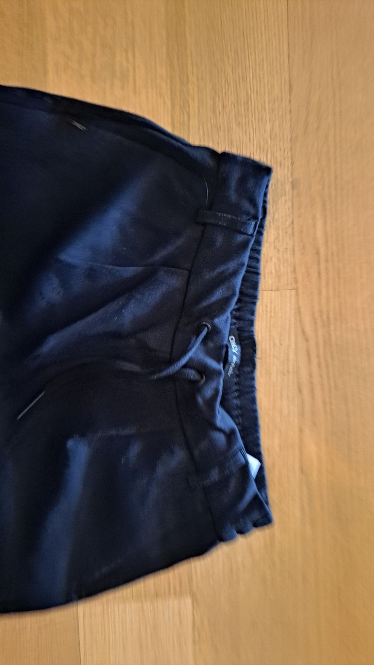 Only Pantaloni: Only Stoffhose Schwarz 3/4 – Usato da Seengen venduto da ja6_65wp 2