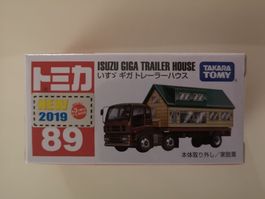 Tomica 89 Isuzu Giga Trailer House
