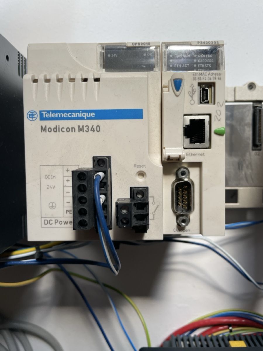 Schneider Sistema di controllo: Lot modules automatisme Schneider TeSys Modicon HMI 5500" – Usato da Corcelles BE venduto da Peichen 1