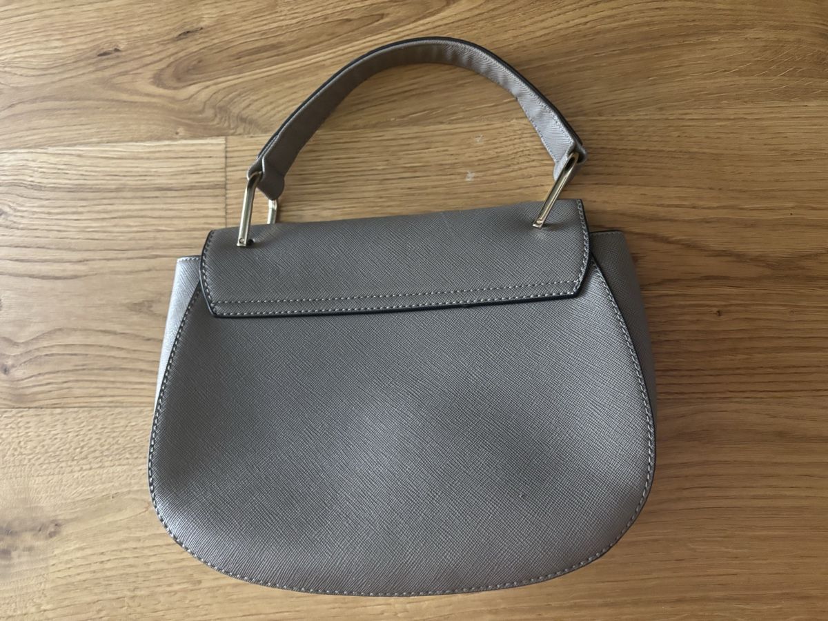 Borse da donna: Handtasche grau Lederoptik guter Zustand – Usato da Riggisberg venduto da tueschi24 1
