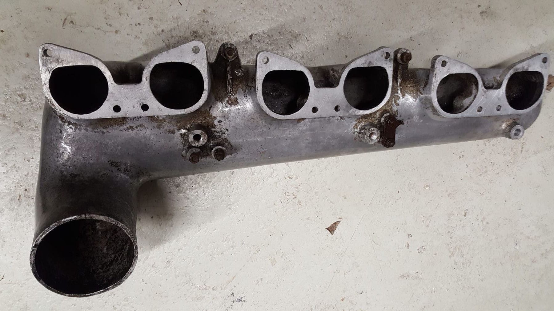 Alfa Romeo Tutti pezzi di ricambio auto: Alfa Romeo Touring Spider , Sprint 2600,2000 – Usato da Speicherschwendi venduto da Supersport 1