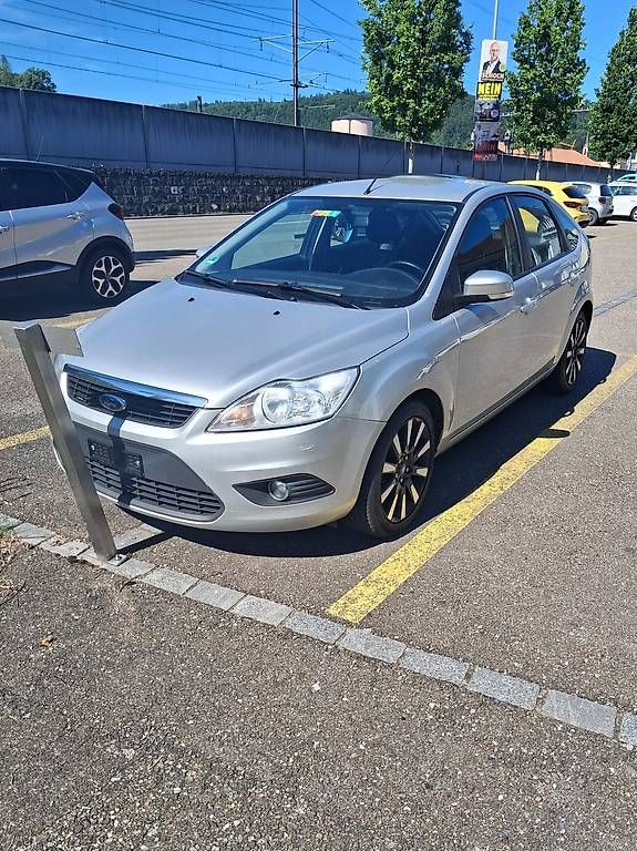 Ford Automobili: Ford Focus 1.6l 16V  Limousine – Usato da Muttenz venduto da ral_xhp5