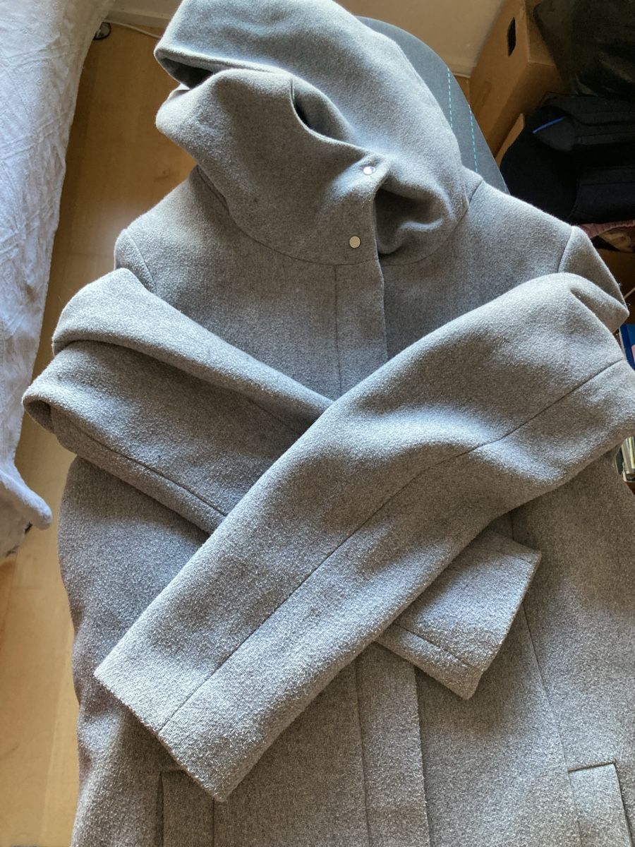 Cappotti: Grauer Stoff Mantel Gr. 38 – Usato da Kesswil venduto da Branca-01 3